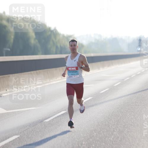 03.10.2025 - Köhlbrandbrückenlauf Jannik Wohlers http://msf.ph/oto/9053716 03.10.2025 09:10:57 Position 3 1013 meine-sportfotos.de
