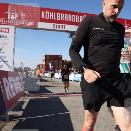 03.10.2025 - Köhlbrandbrückenlauf Lena Gebhardt http://msf.ph/oto/9053728 03.10.2025 13:23:16 Ziel 4339, 4553, 4904, 4905, 4911, 5076, 5573, 5712, 5716, 6071, 6277, 6618, 6619, 6652, 6653 meine-sportfotos.de