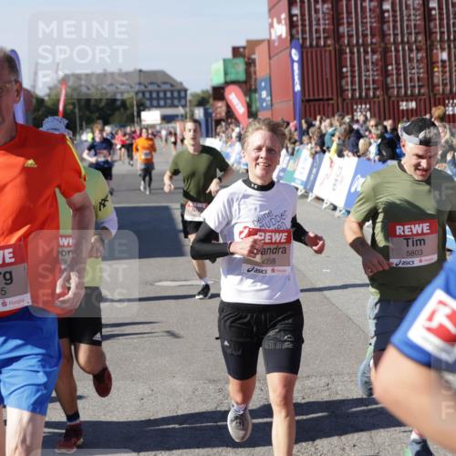 03.10.2025 - Köhlbrandbrückenlauf Jannik Wohlers http://msf.ph/oto/9053731 03.10.2025 13:09:36 Ziel 4212, 4262, 4298, 4358, 4365, 4502, 4614, 5803, 5813, 5907, 6379, 6438, 6481, 6667, 6803 meine-sportfotos.de