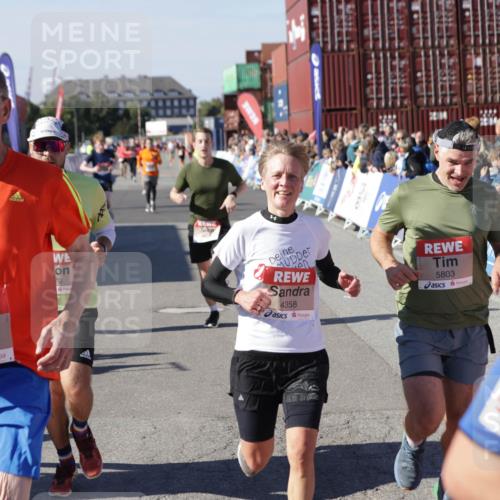 03.10.2025 - Köhlbrandbrückenlauf Jannik Wohlers http://msf.ph/oto/9053738 03.10.2025 13:09:36 Ziel 4212, 4262, 4298, 4358, 4365, 4502, 4614, 5803, 5813, 5907, 6379, 6438, 6481, 6667, 6803 meine-sportfotos.de