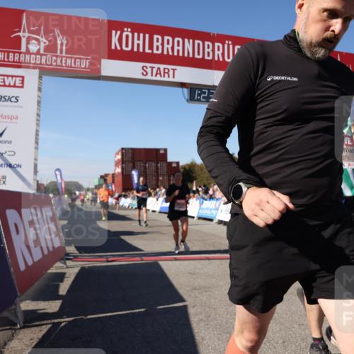 03.10.2025 - Köhlbrandbrückenlauf Lena Gebhardt http://msf.ph/oto/9053739 03.10.2025 13:23:16 Ziel 4339, 4553, 4904, 4905, 4911, 5076, 5573, 5712, 5716, 6071, 6277, 6618, 6619, 6652, 6653 meine-sportfotos.de