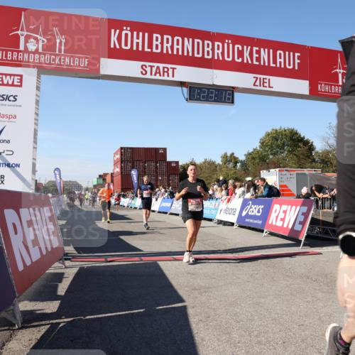 03.10.2025 - Köhlbrandbrückenlauf Lena Gebhardt http://msf.ph/oto/9053746 03.10.2025 13:23:16 Ziel 4339, 4553, 4904, 4905, 4911, 5076, 5573, 5712, 5716, 6071, 6277, 6618, 6619, 6652, 6653 meine-sportfotos.de