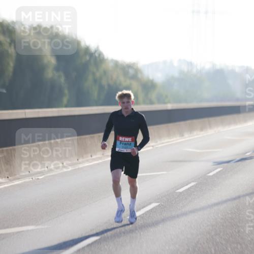03.10.2025 - Köhlbrandbrückenlauf Jannik Wohlers http://msf.ph/oto/9053756 03.10.2025 09:11:24 Position 3 3127 meine-sportfotos.de
