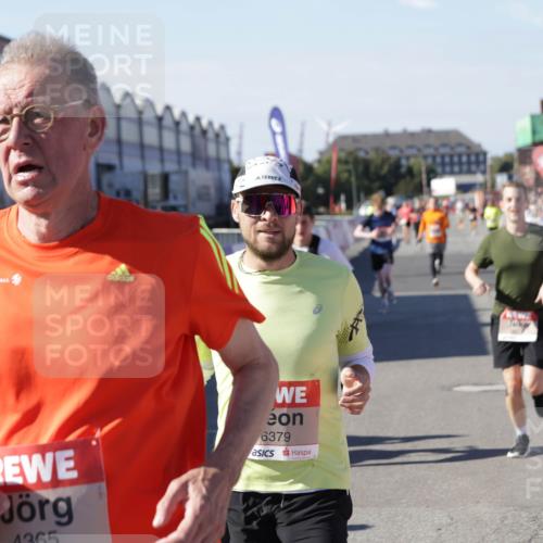 03.10.2025 - Köhlbrandbrückenlauf Jannik Wohlers http://msf.ph/oto/9053767 03.10.2025 13:09:37 Ziel 4262, 4298, 4358, 4365, 4502, 4614, 5803, 5813, 5907, 6379, 6438, 6481, 6667, 6803 meine-sportfotos.de