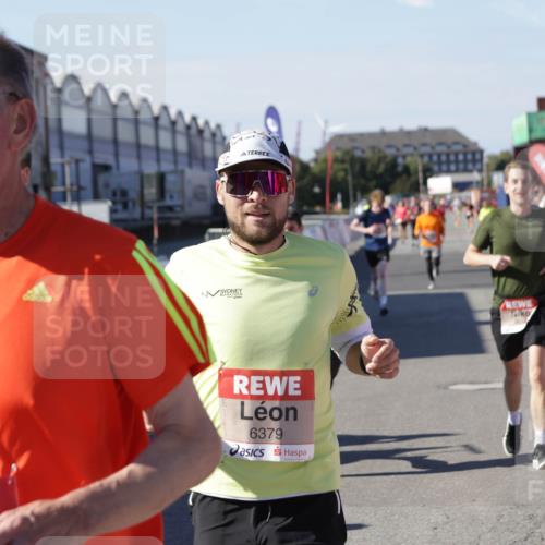03.10.2025 - Köhlbrandbrückenlauf Jannik Wohlers http://msf.ph/oto/9053781 03.10.2025 13:09:37 Ziel 4262, 4298, 4358, 4365, 4502, 4614, 5803, 5813, 5907, 6379, 6438, 6481, 6667, 6803 meine-sportfotos.de