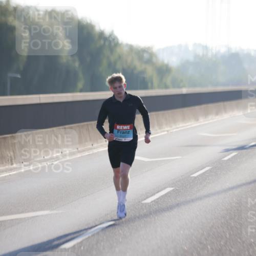 03.10.2025 - Köhlbrandbrückenlauf Jannik Wohlers http://msf.ph/oto/9053782 03.10.2025 09:11:24 Position 3 3127 meine-sportfotos.de