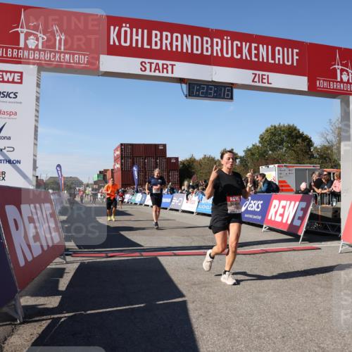 03.10.2025 - Köhlbrandbrückenlauf Lena Gebhardt http://msf.ph/oto/9053784 03.10.2025 13:23:17 Ziel 4339, 4553, 4904, 4905, 4911, 5076, 5573, 5712, 5716, 6071, 6277, 6618, 6619, 6652, 6653 meine-sportfotos.de