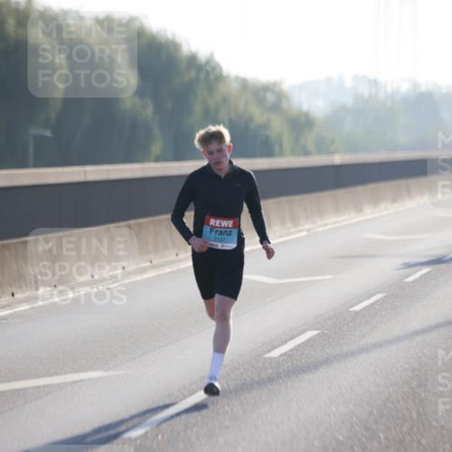 03.10.2025 - Köhlbrandbrückenlauf Jannik Wohlers http://msf.ph/oto/9053790 03.10.2025 09:11:24 Position 3 3127 meine-sportfotos.de