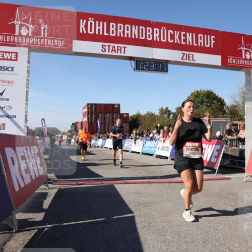 03.10.2025 - Köhlbrandbrückenlauf Lena Gebhardt http://msf.ph/oto/9053799 03.10.2025 13:23:17 Ziel 4339, 4553, 4904, 4905, 4911, 5076, 5573, 5712, 5716, 6071, 6277, 6618, 6619, 6652, 6653 meine-sportfotos.de