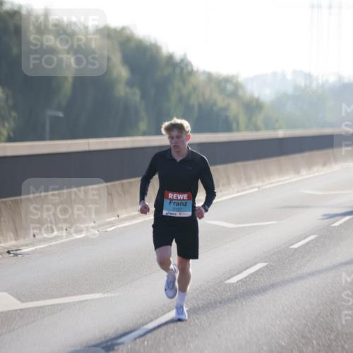03.10.2025 - Köhlbrandbrückenlauf Jannik Wohlers http://msf.ph/oto/9053801 03.10.2025 09:11:25 Position 3 3127 meine-sportfotos.de