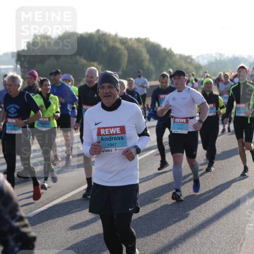 03.10.2025 - Köhlbrandbrückenlauf Jannik Wohlers http://msf.ph/oto/9053802 03.10.2025 09:20:03 Position 3 1947, 3815 meine-sportfotos.de