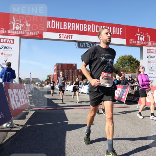 03.10.2025 - Köhlbrandbrückenlauf Lena Gebhardt http://msf.ph/oto/9053803 03.10.2025 13:07:04 Ziel 4152, 4249, 4444, 4451, 4588, 4804, 6065, 6423, 6427, 6799, 6822 meine-sportfotos.de