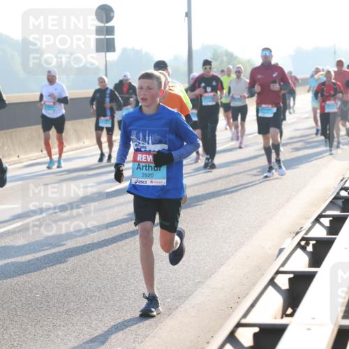03.10.2025 - Köhlbrandbrückenlauf Lena Gebhardt http://msf.ph/oto/9053807 03.10.2025 09:16:15 Position 1 2920 meine-sportfotos.de