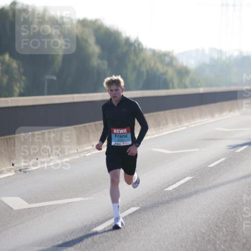 03.10.2025 - Köhlbrandbrückenlauf Jannik Wohlers http://msf.ph/oto/9053818 03.10.2025 09:11:25 Position 3 3127 meine-sportfotos.de