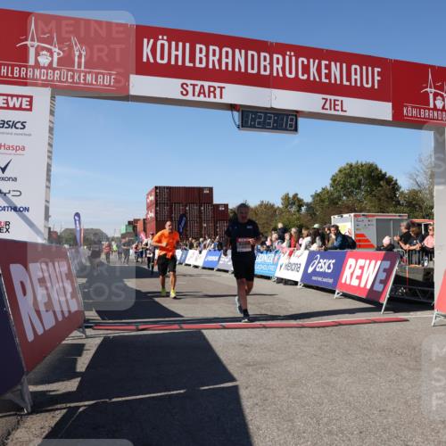 03.10.2025 - Köhlbrandbrückenlauf Lena Gebhardt http://msf.ph/oto/9053821 03.10.2025 13:23:18 Ziel 4339, 4553, 4904, 4905, 4911, 5076, 5573, 5712, 5716, 6277, 6618, 6619, 6652, 6653 meine-sportfotos.de