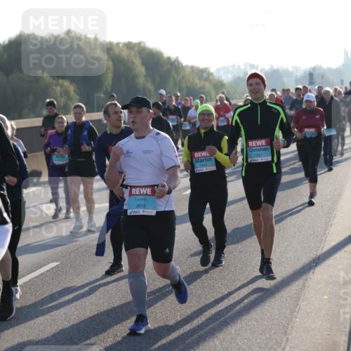 03.10.2025 - Köhlbrandbrückenlauf Jannik Wohlers http://msf.ph/oto/9053832 03.10.2025 09:20:03 Position 3 1947, 3815, 1464, 1201 meine-sportfotos.de