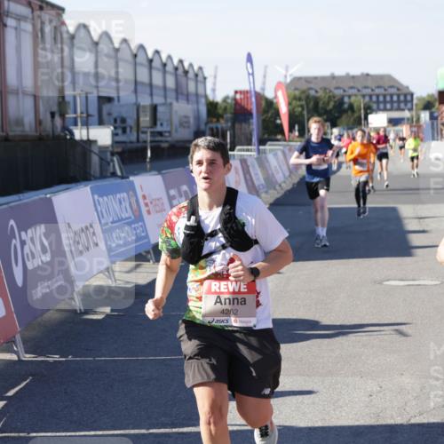 03.10.2025 - Köhlbrandbrückenlauf Jannik Wohlers http://msf.ph/oto/9053833 03.10.2025 13:09:39 Ziel 4262, 4298, 4358, 4365, 4502, 4614, 5803, 5813, 5907, 6379, 6438, 6481, 6667, 6803 meine-sportfotos.de