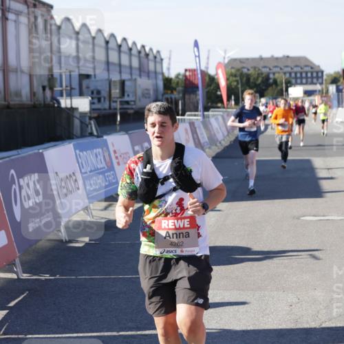 03.10.2025 - Köhlbrandbrückenlauf Jannik Wohlers http://msf.ph/oto/9053839 03.10.2025 13:09:39 Ziel 4262, 4298, 4358, 4365, 4502, 4614, 5803, 5813, 5907, 6379, 6438, 6481, 6667, 6803 meine-sportfotos.de