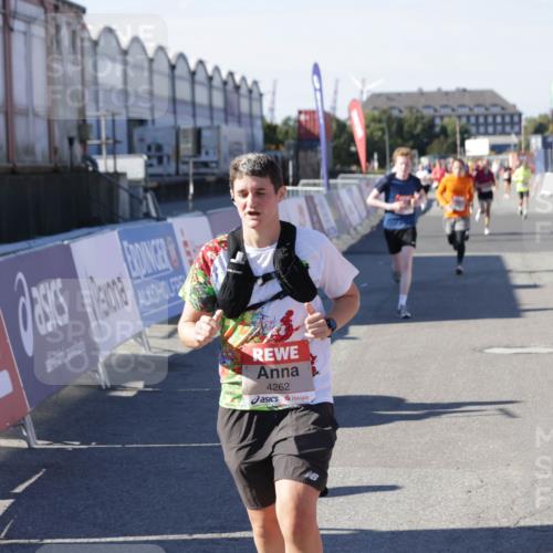 03.10.2025 - Köhlbrandbrückenlauf Jannik Wohlers http://msf.ph/oto/9053842 03.10.2025 13:09:39 Ziel 4262, 4298, 4358, 4365, 4502, 4614, 5803, 5813, 5907, 6379, 6438, 6481, 6667, 6803 meine-sportfotos.de