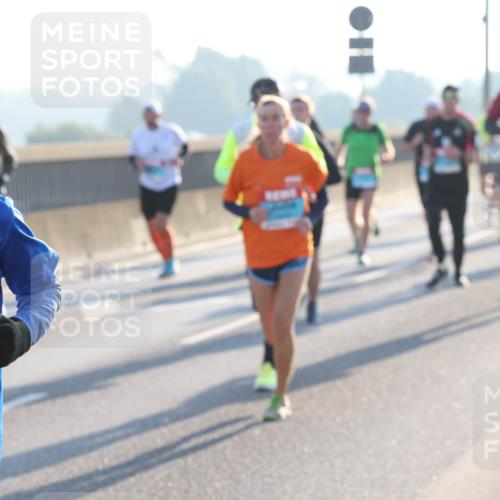 03.10.2025 - Köhlbrandbrückenlauf Lena Gebhardt http://msf.ph/oto/9053856 03.10.2025 09:16:17 Position 1 2920 meine-sportfotos.de