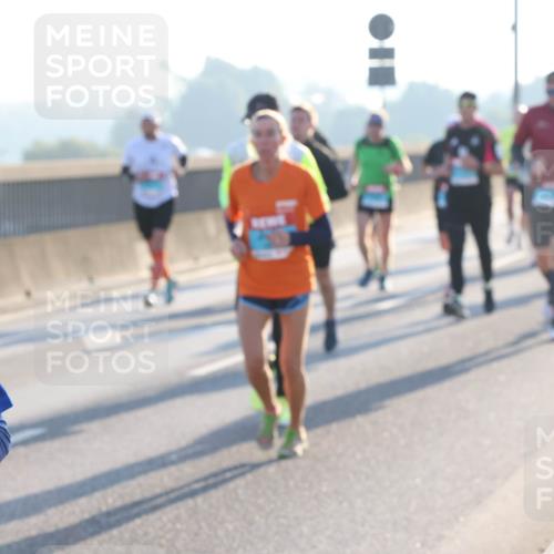 03.10.2025 - Köhlbrandbrückenlauf Lena Gebhardt http://msf.ph/oto/9053866 03.10.2025 09:16:17 Position 1  meine-sportfotos.de