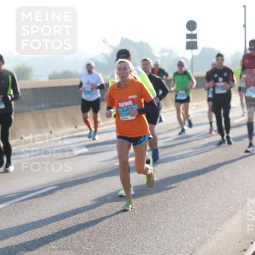 03.10.2025 - Köhlbrandbrückenlauf Lena Gebhardt http://msf.ph/oto/9053870 03.10.2025 09:16:17 Position 1  meine-sportfotos.de