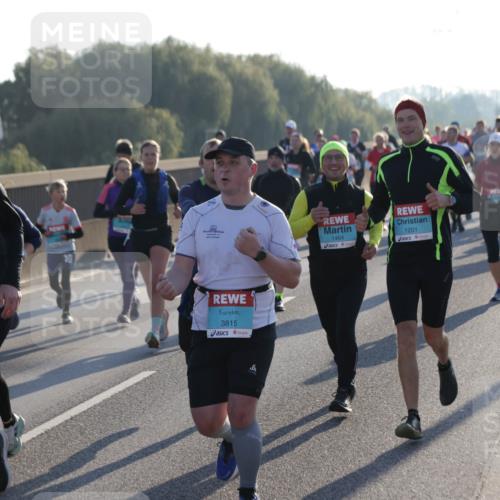 03.10.2025 - Köhlbrandbrückenlauf Jannik Wohlers http://msf.ph/oto/9053873 03.10.2025 09:20:04 Position 3 1848, 3815, 1464, 1201 meine-sportfotos.de