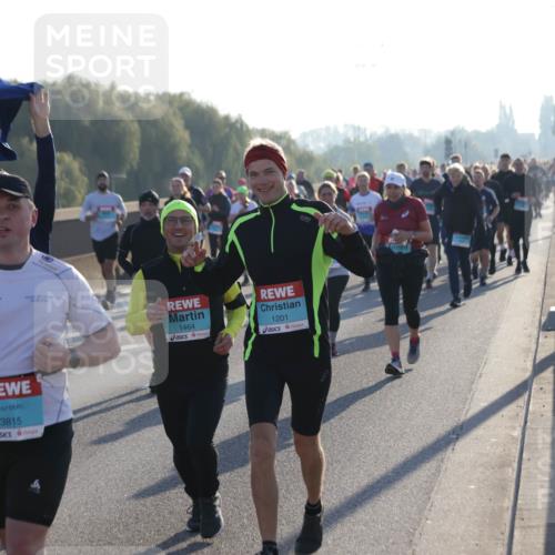 03.10.2025 - Köhlbrandbrückenlauf Jannik Wohlers http://msf.ph/oto/9053893 03.10.2025 09:20:05 Position 3 3815, 1464, 1201 meine-sportfotos.de