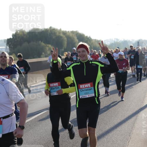 03.10.2025 - Köhlbrandbrückenlauf Jannik Wohlers http://msf.ph/oto/9053936 03.10.2025 09:20:05 Position 3 3815, 1464, 1201 meine-sportfotos.de