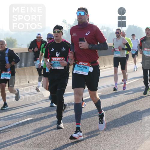 03.10.2025 - Köhlbrandbrückenlauf Lena Gebhardt http://msf.ph/oto/9053949 03.10.2025 09:16:19 Position 1 3464, 1109, 3118, 3630 meine-sportfotos.de