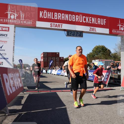 03.10.2025 - Köhlbrandbrückenlauf Lena Gebhardt http://msf.ph/oto/9053965 03.10.2025 13:23:21 Ziel 4339, 4553, 4887, 4911, 5076, 5114, 6277, 6291, 6618, 6619, 6652, 6653 meine-sportfotos.de