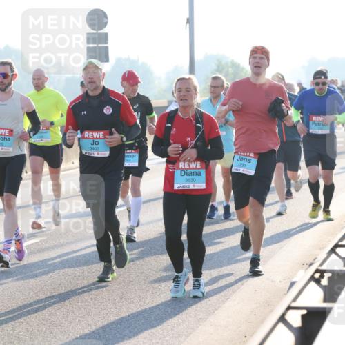 03.10.2025 - Köhlbrandbrückenlauf Lena Gebhardt http://msf.ph/oto/9053980 03.10.2025 09:16:20 Position 1 1269, 1168, 3403, 264, 3630, 1231, 1132 meine-sportfotos.de