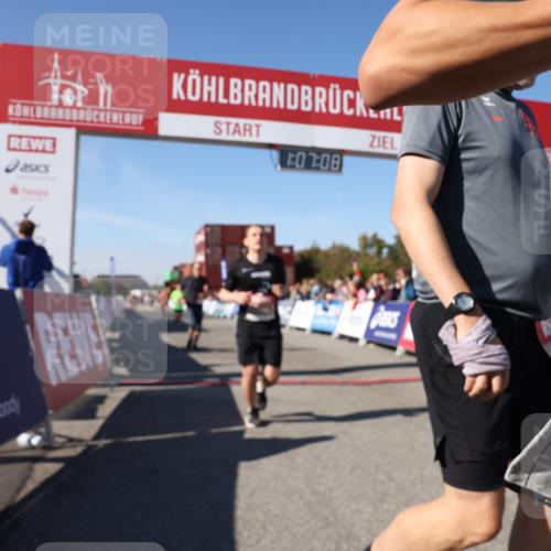 03.10.2025 - Köhlbrandbrückenlauf Lena Gebhardt http://msf.ph/oto/9053992 03.10.2025 13:07:08 Ziel 4152, 4249, 4444, 4451, 4588, 4804, 6065, 6302, 6423, 6427, 6467, 6799, 6822 meine-sportfotos.de