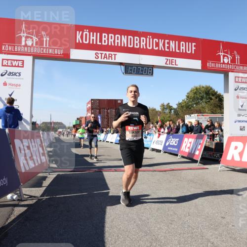 03.10.2025 - Köhlbrandbrückenlauf Lena Gebhardt http://msf.ph/oto/9054004 03.10.2025 13:07:09 Ziel 4152, 4249, 4444, 4451, 4588, 4804, 6065, 6302, 6423, 6427, 6467, 6822 meine-sportfotos.de