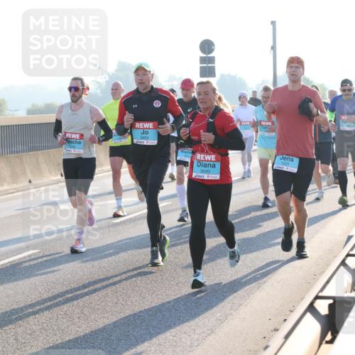 03.10.2025 - Köhlbrandbrückenlauf Lena Gebhardt http://msf.ph/oto/9054011 03.10.2025 09:16:21 Position 1 091, 3403, 3630, 1231 meine-sportfotos.de