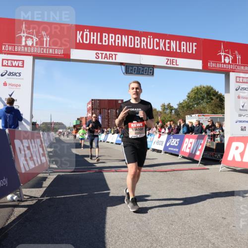 03.10.2025 - Köhlbrandbrückenlauf Lena Gebhardt http://msf.ph/oto/9054013 03.10.2025 13:07:09 Ziel 4152, 4249, 4444, 4451, 4588, 4804, 6065, 6302, 6423, 6427, 6467, 6822 meine-sportfotos.de