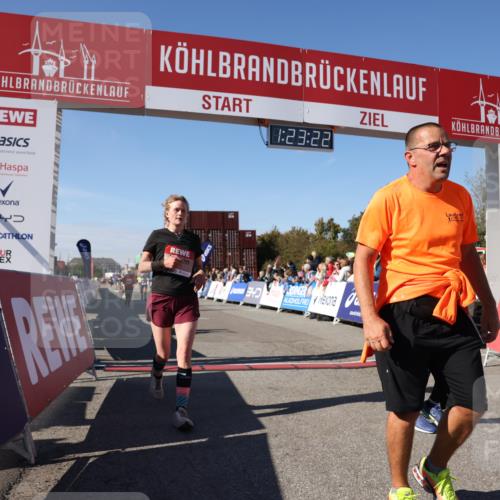 03.10.2025 - Köhlbrandbrückenlauf Lena Gebhardt http://msf.ph/oto/9054022 03.10.2025 13:23:22 Ziel 4339, 4553, 4887, 4911, 5076, 5114, 6277, 6291, 6618, 6619, 6652, 6653 meine-sportfotos.de