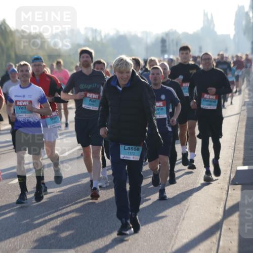 03.10.2025 - Köhlbrandbrückenlauf Jannik Wohlers http://msf.ph/oto/9054041 03.10.2025 09:20:08 Position 3 3049, 3048, 047, 1372 meine-sportfotos.de