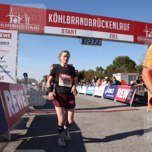 03.10.2025 - Köhlbrandbrückenlauf Lena Gebhardt http://msf.ph/oto/9054043 03.10.2025 13:23:23 Ziel 4339, 4477, 4553, 4887, 4911, 5003, 5114, 6277, 6291, 6618, 6619, 6652, 6653 meine-sportfotos.de