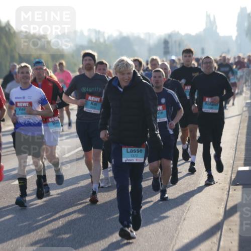 03.10.2025 - Köhlbrandbrückenlauf Jannik Wohlers http://msf.ph/oto/9054047 03.10.2025 09:20:08 Position 3 3048, 47, 1568, 1372 meine-sportfotos.de