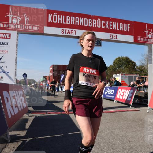 03.10.2025 - Köhlbrandbrückenlauf Lena Gebhardt http://msf.ph/oto/9054049 03.10.2025 13:23:23 Ziel 4339, 4477, 4553, 4887, 4911, 5003, 5114, 6277, 6291, 6618, 6619, 6652, 6653 meine-sportfotos.de