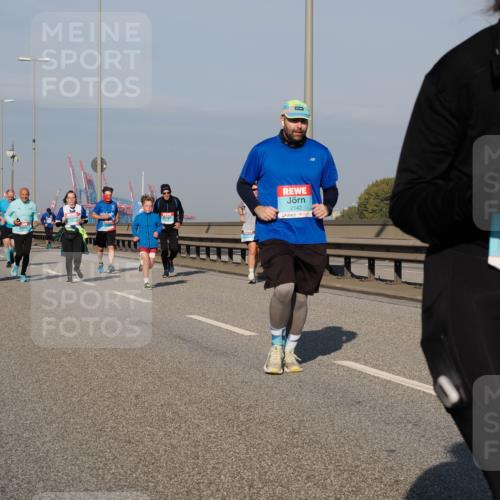 03.10.2025 - Köhlbrandbrückenlauf Fabian Wolf http://msf.ph/oto/9054050 03.10.2025 10:02:34 Position 3 2142, 3555 meine-sportfotos.de