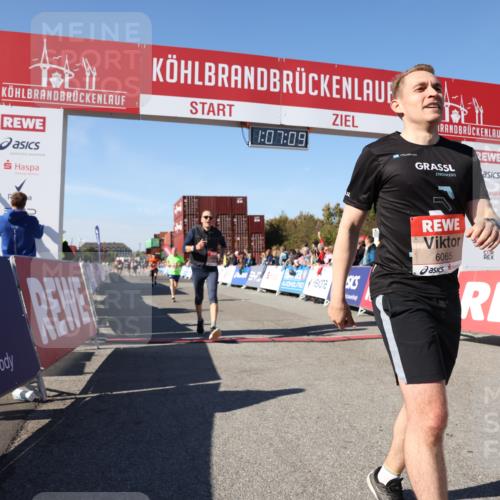 03.10.2025 - Köhlbrandbrückenlauf Lena Gebhardt http://msf.ph/oto/9054054 03.10.2025 13:07:09 Ziel 4152, 4249, 4444, 4451, 4588, 4804, 6065, 6302, 6423, 6427, 6467, 6822 meine-sportfotos.de