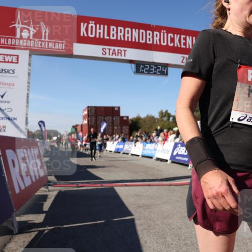 03.10.2025 - Köhlbrandbrückenlauf Lena Gebhardt http://msf.ph/oto/9054073 03.10.2025 13:23:24 Ziel 4450, 4477, 4719, 4887, 4892, 4911, 5003, 5114, 6277, 6291, 6337, 6338, 6378, 6618, 6619, 6652, 6653 meine-sportfotos.de