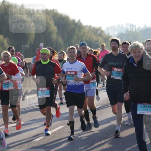 03.10.2025 - Köhlbrandbrückenlauf Jannik Wohlers http://msf.ph/oto/9054076 03.10.2025 09:20:09 Position 3 9, 11, 2431, 3487, 3486, 3049, 3048, 1372 meine-sportfotos.de