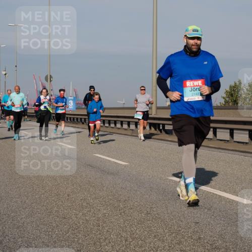 03.10.2025 - Köhlbrandbrückenlauf Fabian Wolf http://msf.ph/oto/9054082 03.10.2025 10:02:35 Position 3 2142 meine-sportfotos.de