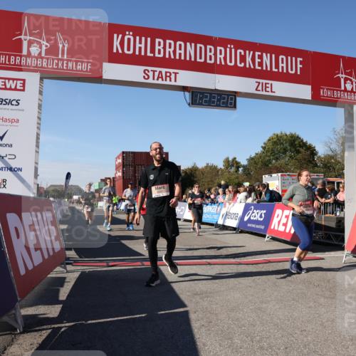 03.10.2025 - Köhlbrandbrückenlauf Lena Gebhardt http://msf.ph/oto/9054084 03.10.2025 13:23:28 Ziel 4450, 4477, 4719, 4887, 4892, 4911, 5003, 5114, 6277, 6291, 6337, 6338, 6378, 6618, 6619, 6653 meine-sportfotos.de