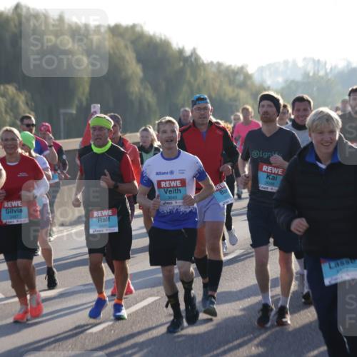 03.10.2025 - Köhlbrandbrückenlauf Jannik Wohlers http://msf.ph/oto/9054090 03.10.2025 09:20:09 Position 3 11, 2431, 3487, 3486, 3049, 3048, 1370 meine-sportfotos.de