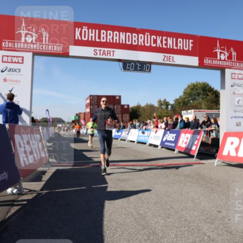 03.10.2025 - Köhlbrandbrückenlauf Lena Gebhardt http://msf.ph/oto/9054095 03.10.2025 13:07:10 Ziel 4444, 4451, 4588, 4804, 6065, 6302, 6423, 6427, 6467, 6822 meine-sportfotos.de