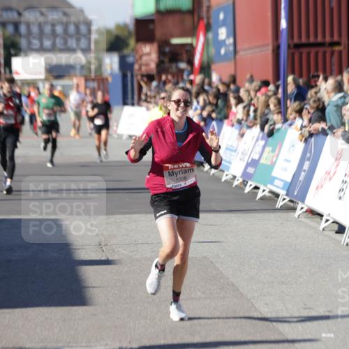 03.10.2025 - Köhlbrandbrückenlauf Jannik Wohlers http://msf.ph/oto/9054098 03.10.2025 13:09:44 Ziel 4262, 4358, 4365, 4502, 4614, 5803, 5813, 5907, 5941, 6308, 6379, 6438, 6659, 6803 meine-sportfotos.de